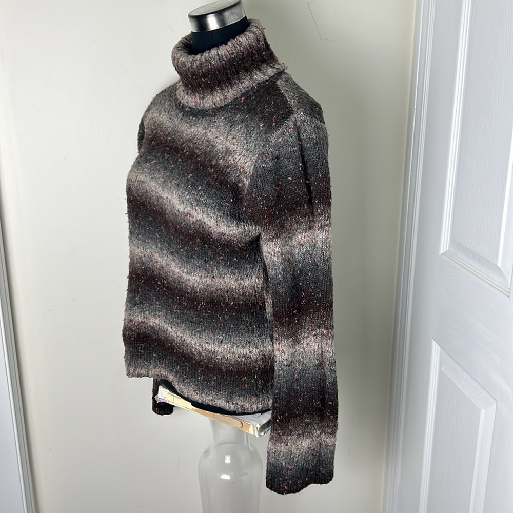 Danier Turtleneck Sweater size Large